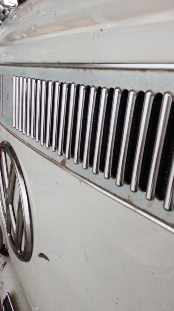 aac085--baywindow-front-grille-trims--earlybay-each